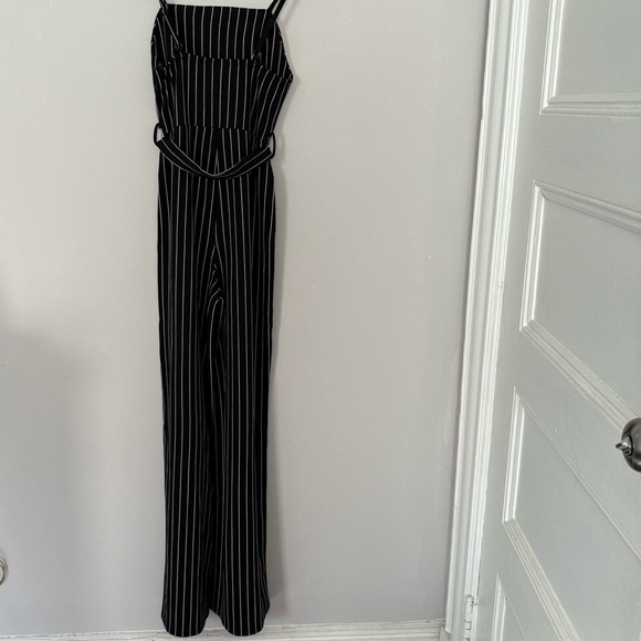 Black and white jumpsuit size XS - Picture 3 of 9